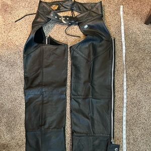 Men’s black Harley Davison chaps size medium!
